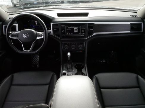 Certified 2023 Volkswagen Atlas SE image 10