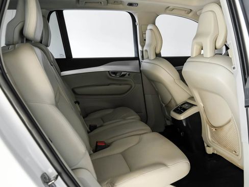 Used 2017 Volvo XC90 T6 Momentum w/ Vision Package image 39