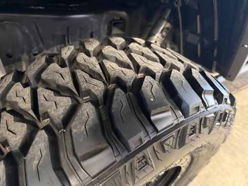 Used 2021 Jeep Gladiator Sport image 20