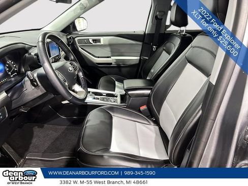 Used 2022 Ford Explorer XLT w/ Equipment Group 202A image 10