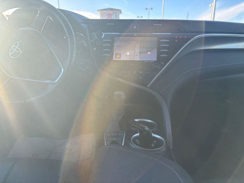 Used 2018 Toyota Camry XSE image 16