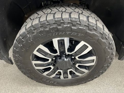 Used 2025 GMC Sierra 3500 Denali Ultimate image 13