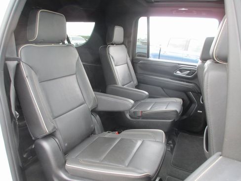 Used 2023 GMC Yukon XL SLT image 21