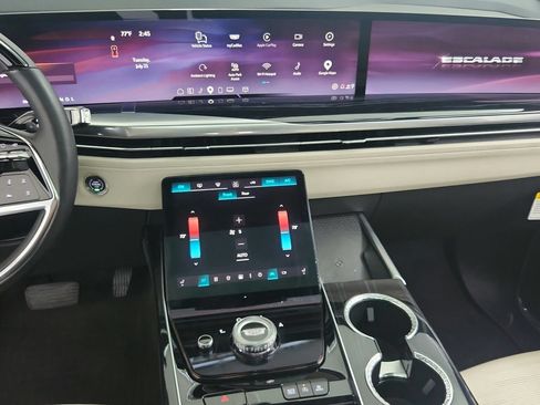 Certified 2025 Cadillac Escalade Sport w/ Touring Package AWD/4WD image 20