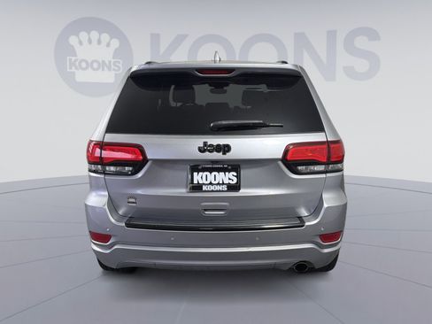 Used 2018 Jeep Grand Cherokee Altitude image 5