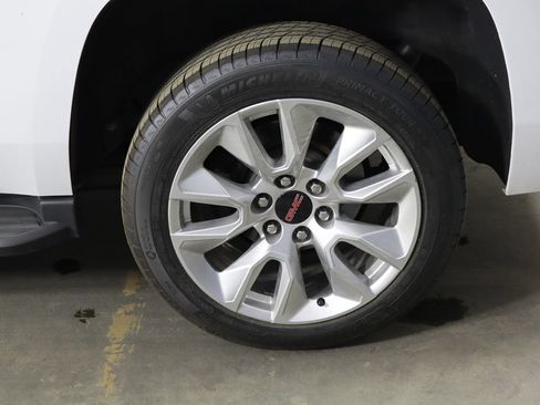 Used 2018 Chevrolet Tahoe 2WD image 38