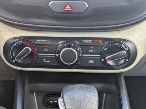 Certified 2020 Kia Soul LX image 32