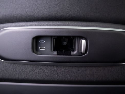 New 2027 BMW X7 xDrive40i w/ Premium Package AWD/4WD image 16