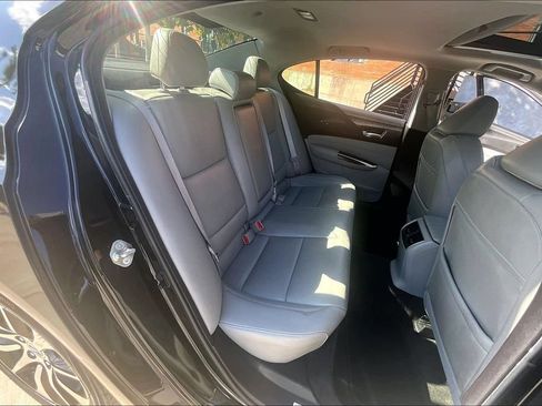 Used 2017 Acura TLX FWD image 37