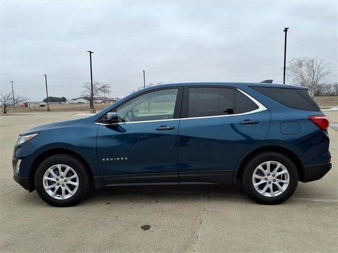 Used 2020 Chevrolet Equinox LT image 2