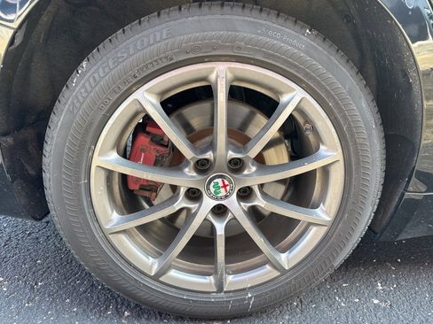 Used 2018 Alfa Romeo Giulia AWD image 20