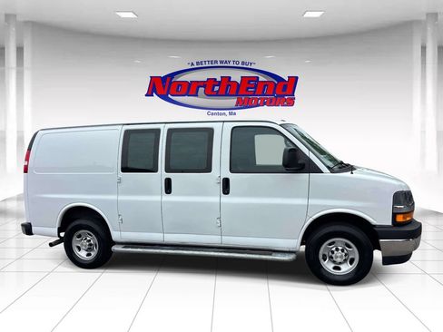 Used 2024 Chevrolet Express 2500 w/ Driver Convenience Package RWD image 2