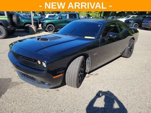 Used 2015 Dodge Challenger R/T Plus RWD image 7