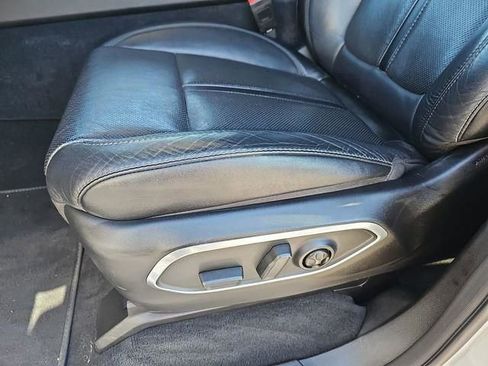 Used 2024 Jeep Wagoneer L Series III w/ Flexible Seating Group image 23