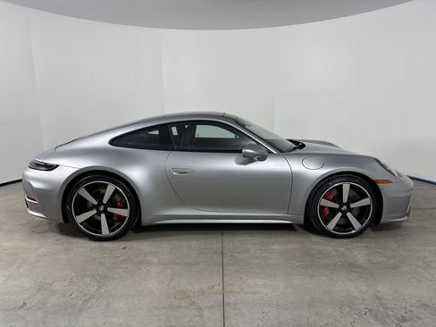 New 2026 Porsche 911 Carrera 4S image 8