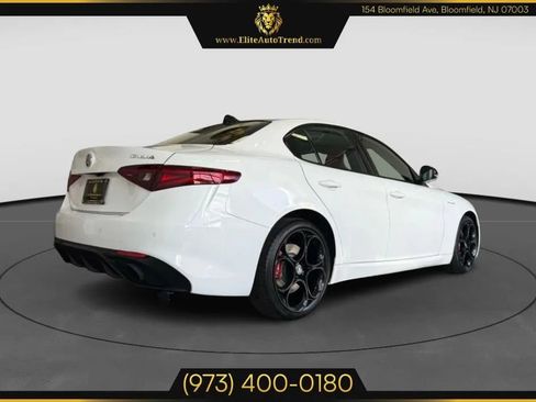 Used 2022 Alfa Romeo Giulia Veloce image 6
