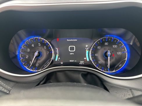 Used 2022 Chrysler Pacifica Touring-L w/ S Appearance Package image 9