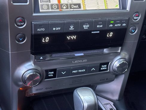 Used 2021 Lexus GX 460 Premium w/ Accessory Package AWD/4WD image 21