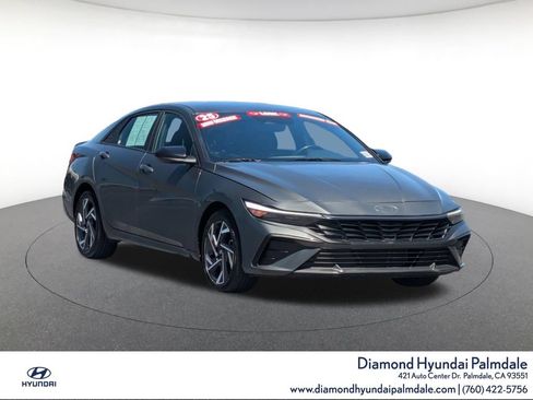 Used 2025 Hyundai Elantra Sport FWD image 1