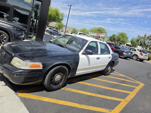 Used 2011 Ford Crown Victoria Police Interceptor w/ Comfort & Convenience Group RWD image 1