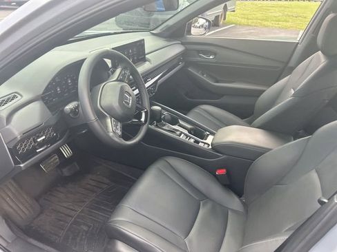 Used 2025 Honda Accord Sport image 11