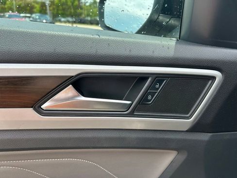 Certified 2023 Volkswagen Atlas SE FWD image 17