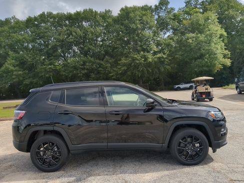 New 2026 Jeep Compass Latitude AWD/4WD image 2
