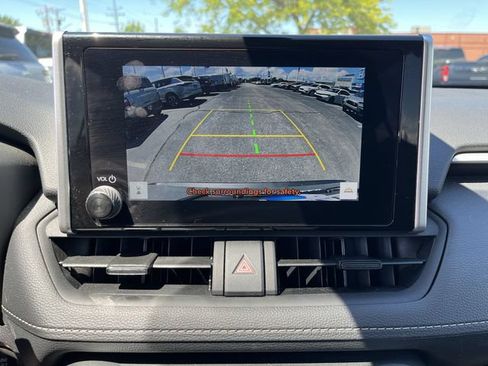 Used 2025 Toyota RAV4 XLE FWD image 24