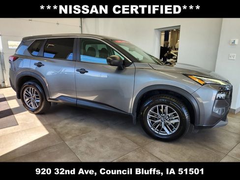 Used 2023 Nissan Rogue S image 2