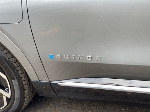 Used 2024 Chevrolet Equinox EV LT AWD/4WD image 10
