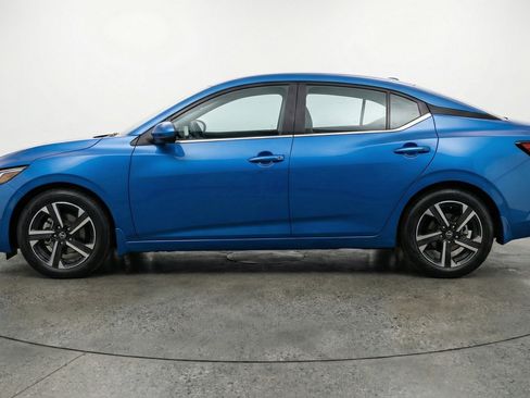 Used 2025 Nissan Sentra SV FWD image 5