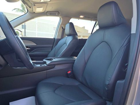 Certified 2025 Toyota Grand Highlander XLE image 23