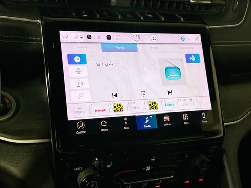 Used 2023 Jeep Grand Cherokee Limited image 14