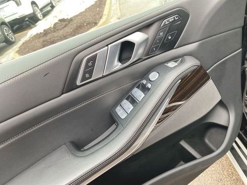Used 2025 BMW X7 xDrive40i image 24