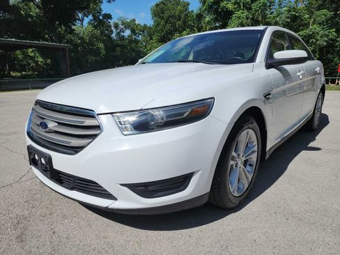 Used 2015 Ford Taurus SEL FWD image 3