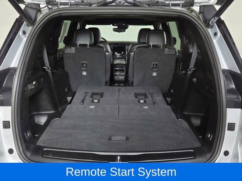 Used 2023 Jeep Grand Cherokee L Laredo image 12