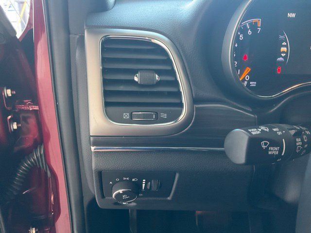 Used 2022 Jeep Grand Cherokee Limited w/ Trailer Tow Group IV AWD/4WD image 9