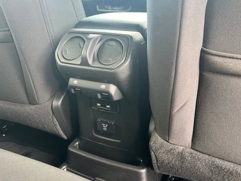 Used 2023 Jeep Wrangler Unlimited Rubicon 4xe AWD/4WD image 21