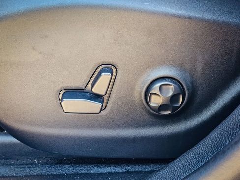 Used 2020 Jeep Cherokee Limited image 15