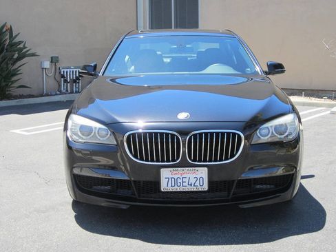 Used 2013 BMW 750i RWD image 8