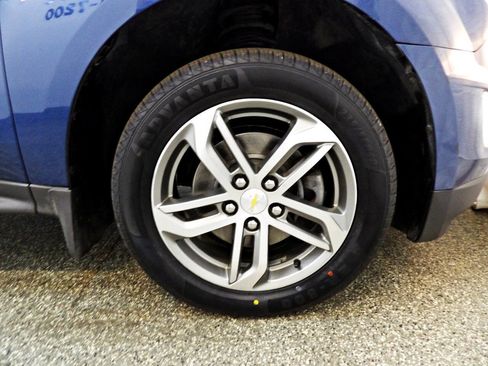 Used 2017 Chevrolet Equinox Premier w/ Enhanced Convenience Package AWD/4WD image 21