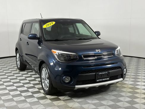 Used 2019 Kia Soul + FWD image 3