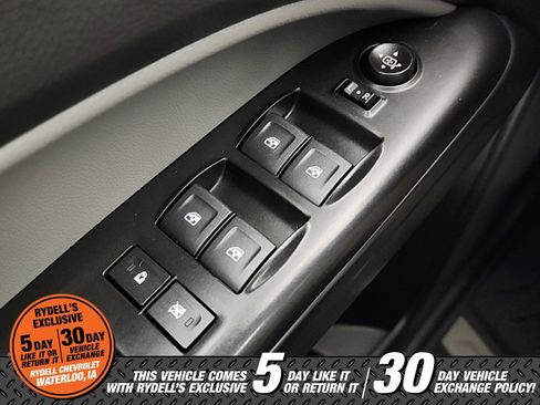 Used 2022 Chevrolet Colorado W/T w/ Custom Special Edition image 32