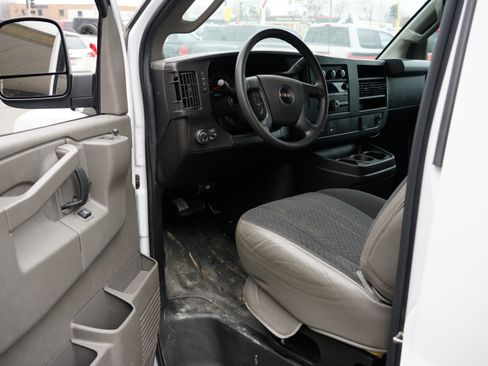 Used 2022 GMC Savana 2500 w/ Driver Convenience Package image 14