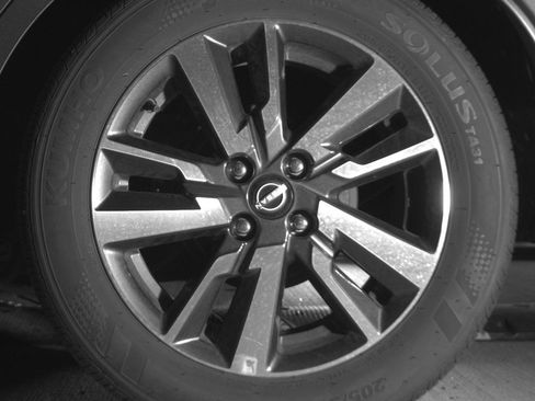 Used 2025 Nissan Versa SV image 14