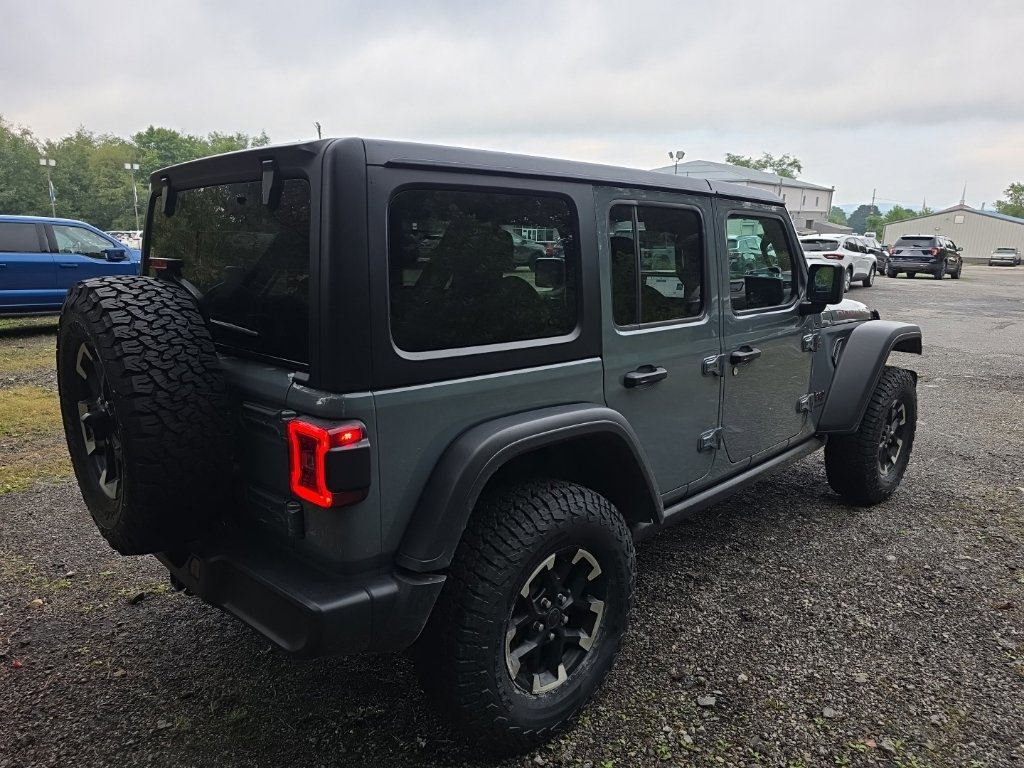 Used 2025 Jeep Wrangler Unlimited Rubicon AWD/4WD image 8