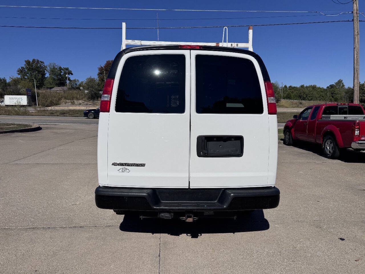 Used 2018 Chevrolet Express 3500 Extended w/ Driver Convenience Package RWD image 6
