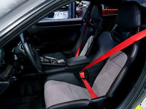 Used 2023 Porsche 911 GT3 RWD image 28