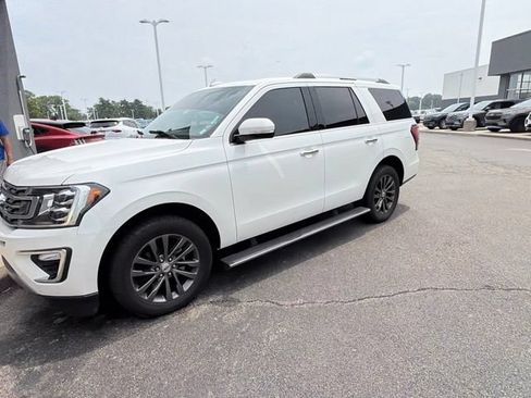 Used 2020 Ford Expedition Limited w/ Equipment Group 301A AWD/4WD image 2