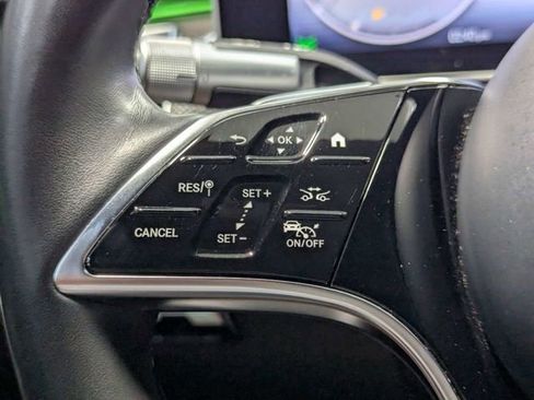 Used 2022 Mercedes-Benz S 500 4MATIC w/ AMG Line Package image 19